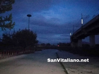 San Vitaliano, stazione al buio: pendolari sempre più bistrattati
